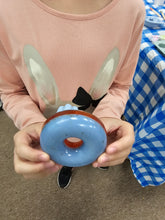 Load image into Gallery viewer, Melt and Pour soap making workshop for children