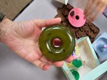 Load image into Gallery viewer, Melt and Pour soap making workshop for children