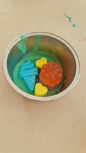 Load image into Gallery viewer, Melt and Pour soap making workshop for children