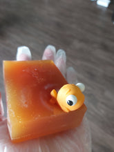 Load image into Gallery viewer, Melt and Pour soap making workshop for children